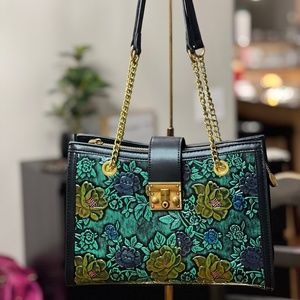 Vintage style Green Floral with golden lock